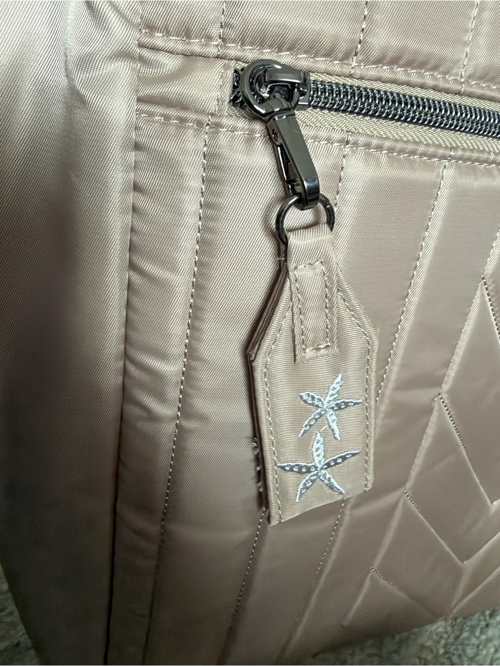 Lug Paddle Tote Bag in Sought After Sand Taupe with Seashore Interior - NWT - Picture 5 of 8